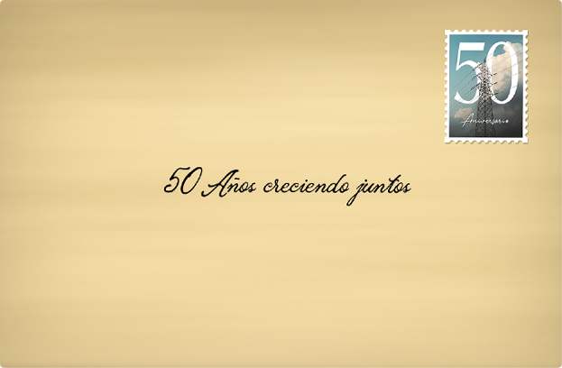 Sobre con la inscripción 50 años creciendo juntos